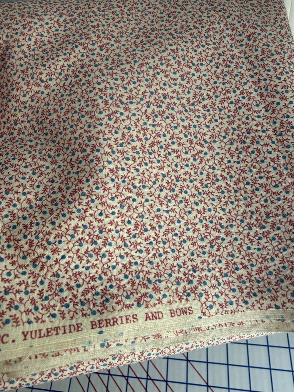 Vintage NTT Yuletide Berries & Bows Fabric 1 Yard 44” Tiny Calico Floral